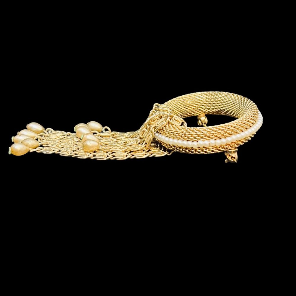 Vintage Gold Tone Mesh And Faux Pearl Lapel Pin W/Dangling Snail Chains (4781) - Picture 4 of 4